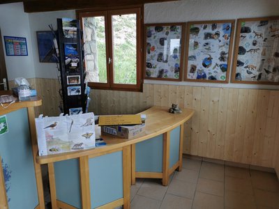 Intérieur du Point d'infos de la cabane de Tueis