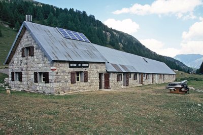 Vue extérieure du refuge de Longon