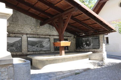 Exposition au Lavoir "Retour en arrière pays" de Gilbert Charles_Entraunes