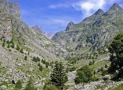 Près du pont du Countet dans la vallée de la Gordolasque.