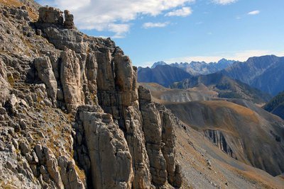 Panorama sur la chaine transfrontalière Argentera-Mercantour depuis les barres du Mont Mounier, (sommet à 2817 mètres).