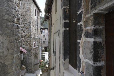 Rue de la Chabriette à Péone