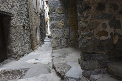 La rue Etroite, Péone