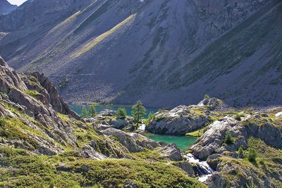 Du côté des lacs de Vens en été.