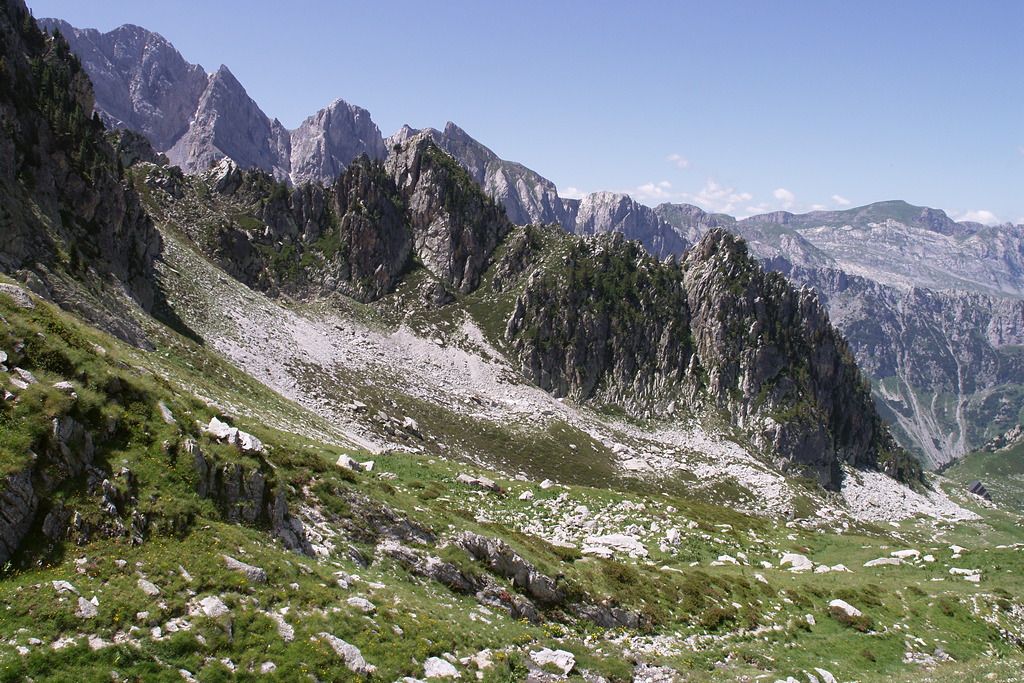 Il vallone che conduce a Porta Sestrera dal Rifugio Garelli