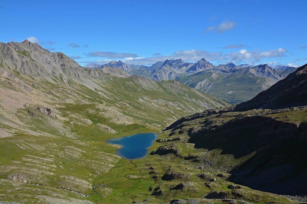 Randonnée Ubaye. Le lac du Lauzanier dans l'Ubayette à Larche