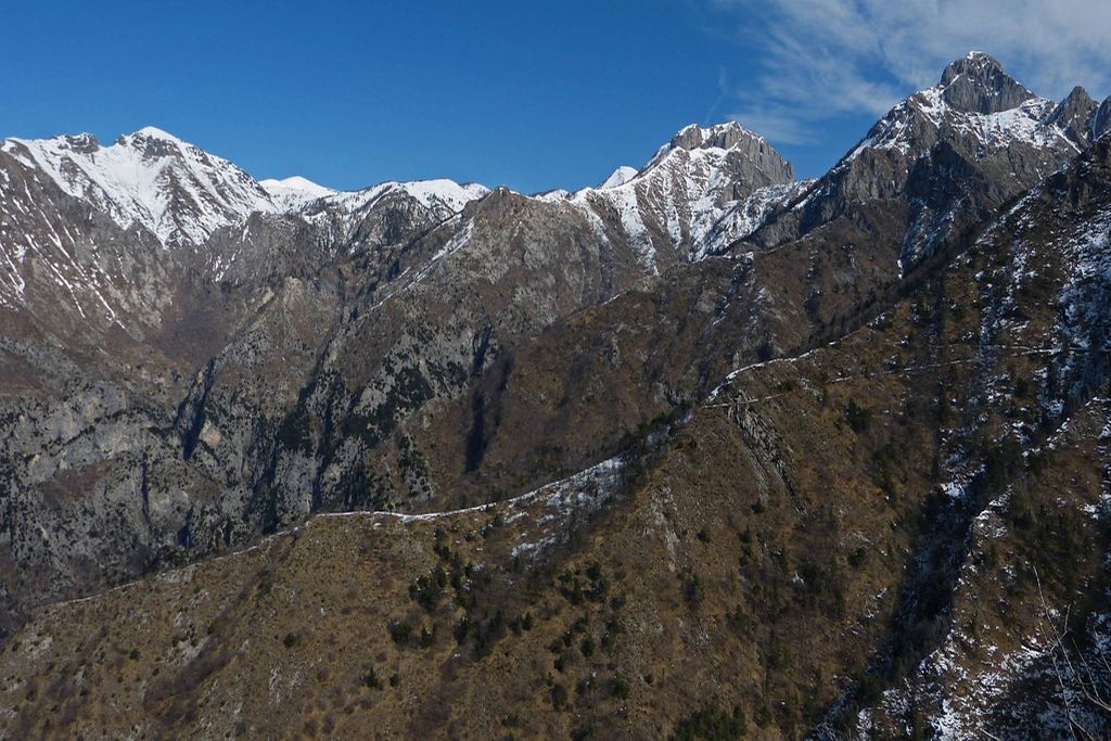 Randonnée Mont Torrage. En haute Bendola, les monts Torrage et Peirevieille en hiver.