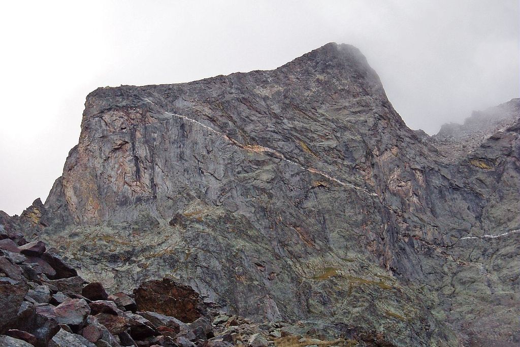 Randonnée Argentera. Le sommet de Corno-Stella dans le massif de l'Argentera.